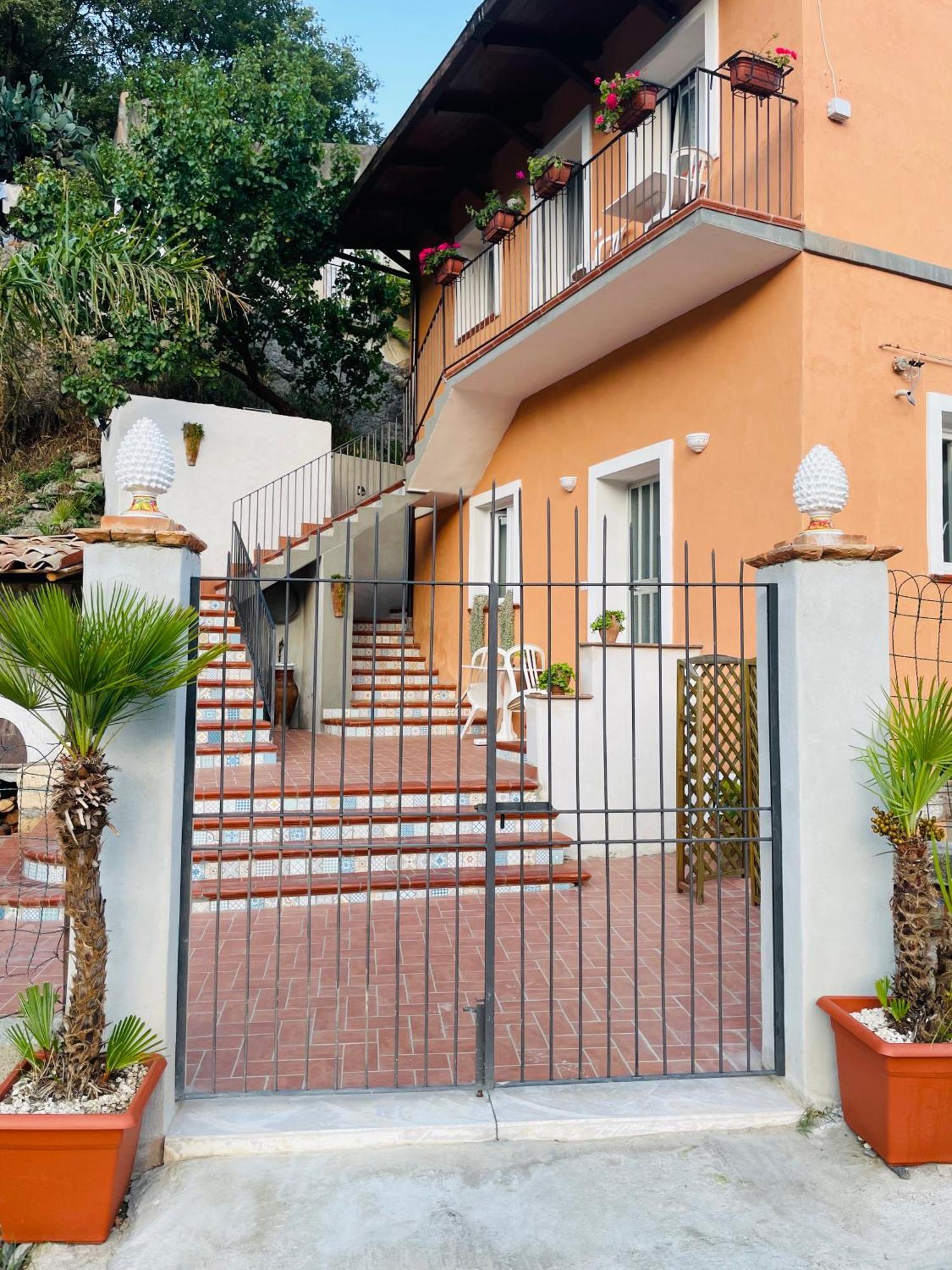 Le Maioliche Villa Saponara Bagian luar foto